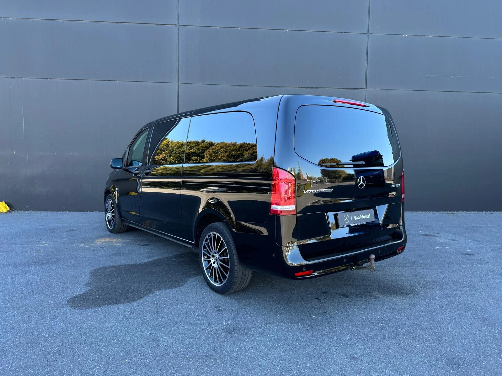 Mercedes-Benz-Vito-image-3