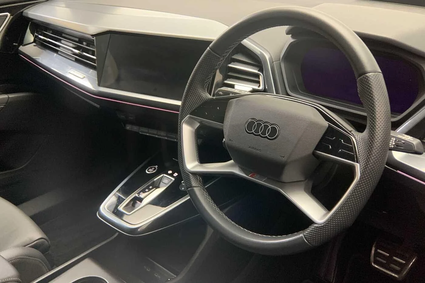 Audi-Q4 e-tron-image-5