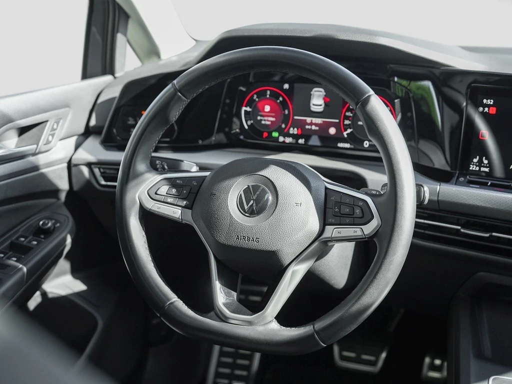 Volkswagen-Golf-image-11