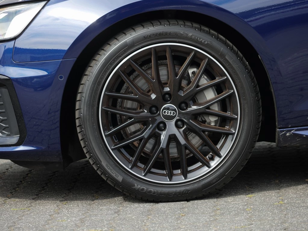 Audi A4 Avant 45 TFSI quattro S line