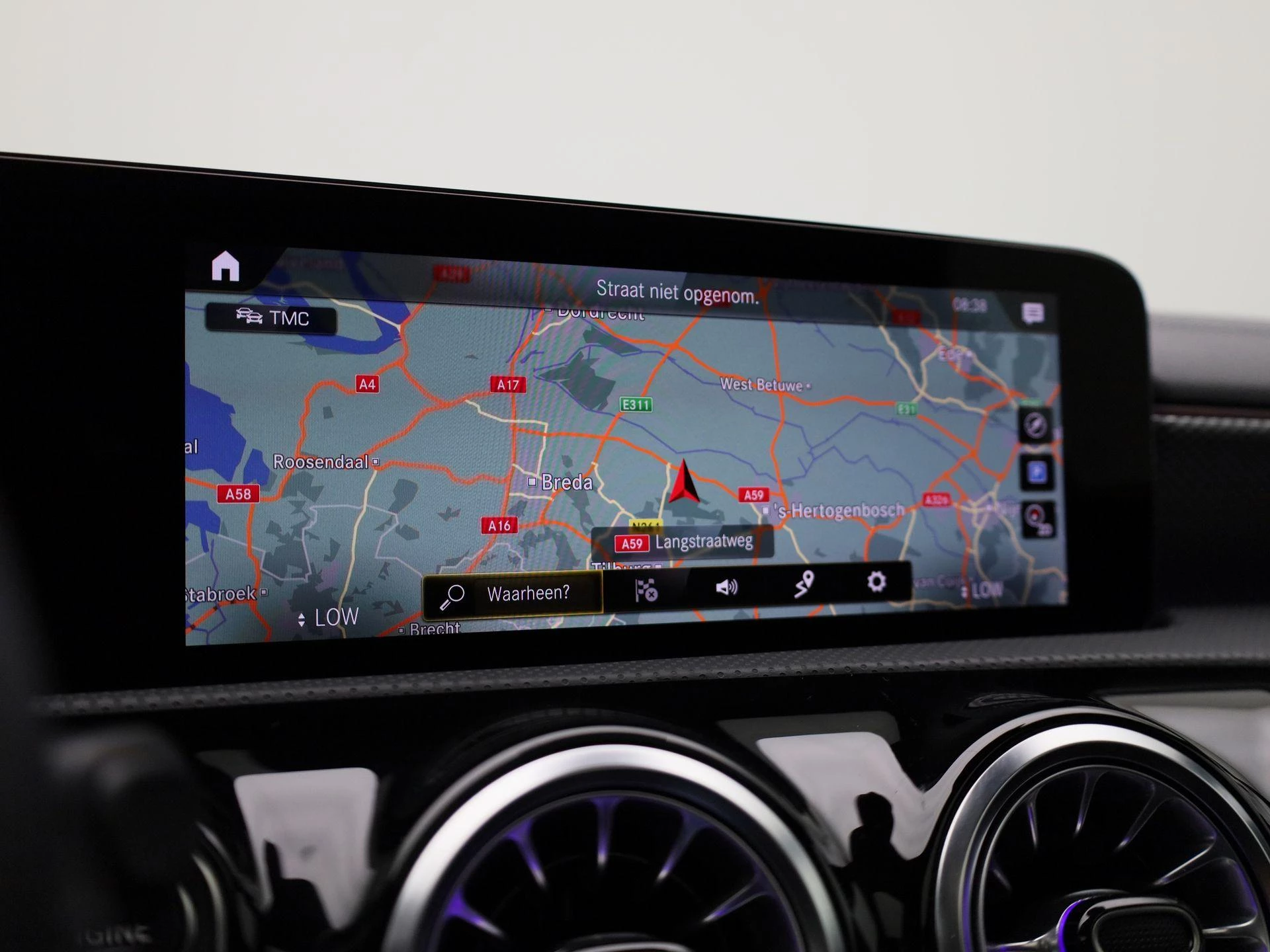 Mercedes-Benz-CLA-image-24