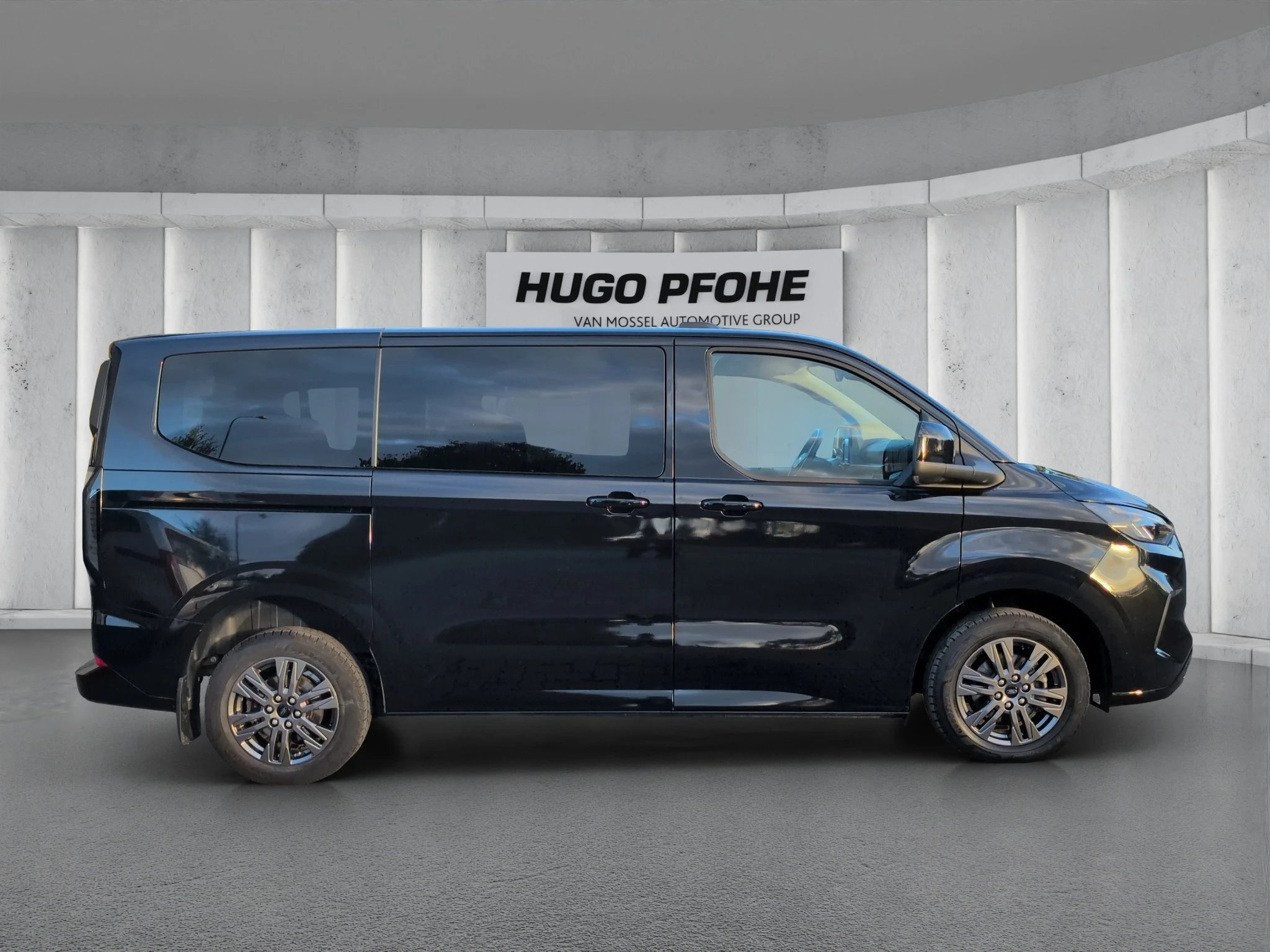 Ford-Tourneo Custom-image-5
