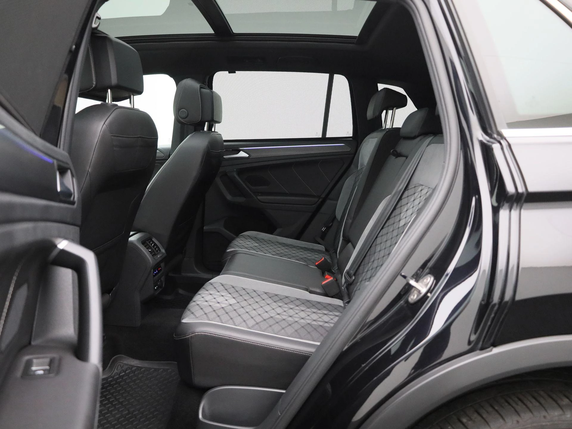 Volkswagen-Tiguan-image-11