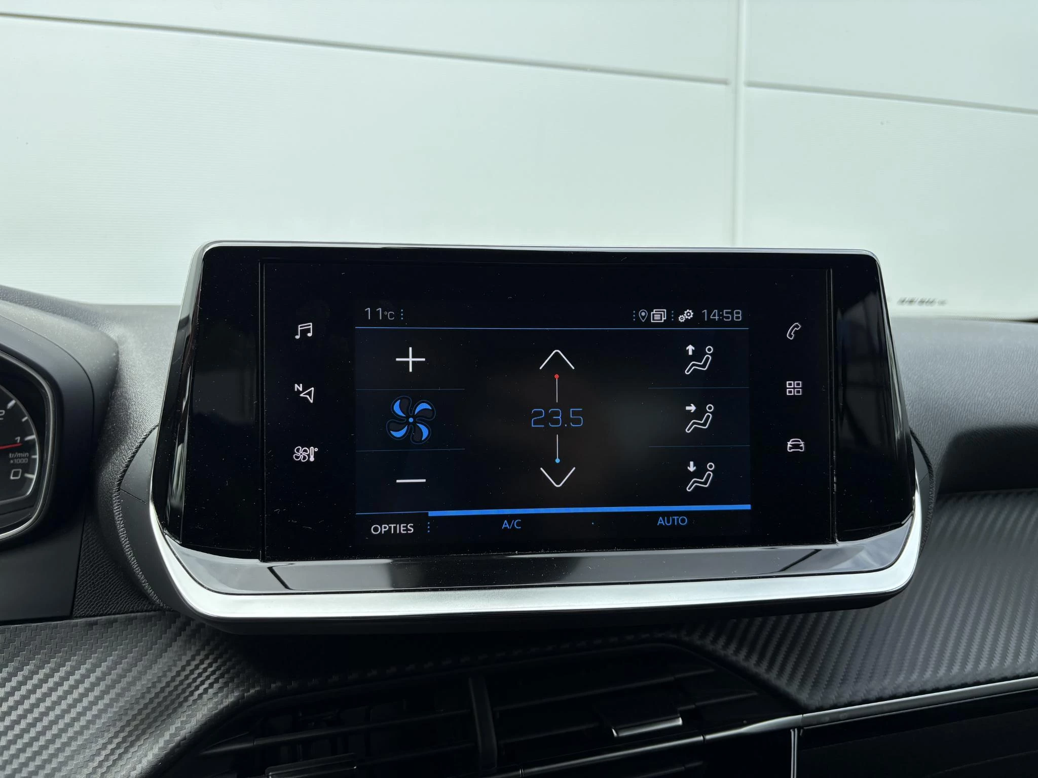 Peugeot-2008-image-11