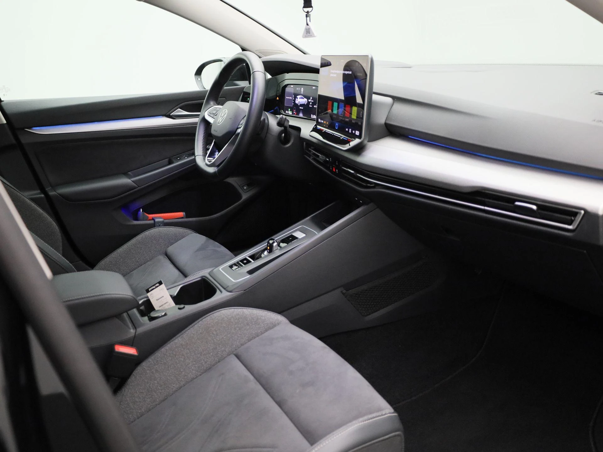 Volkswagen-Golf-image-42