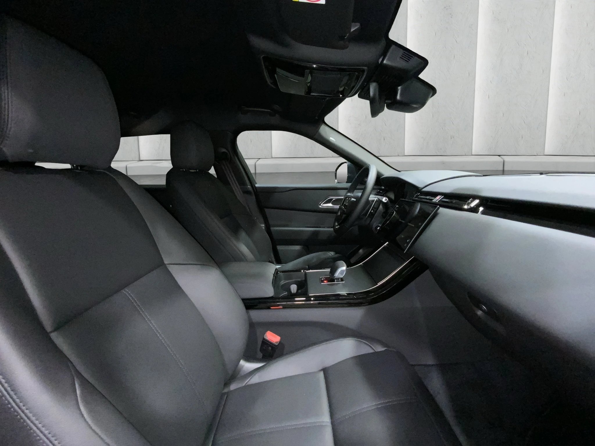 Land Rover Range Rover Velar S 2.0 D200 AWD Geländewagen. 150 kW. 5-türig