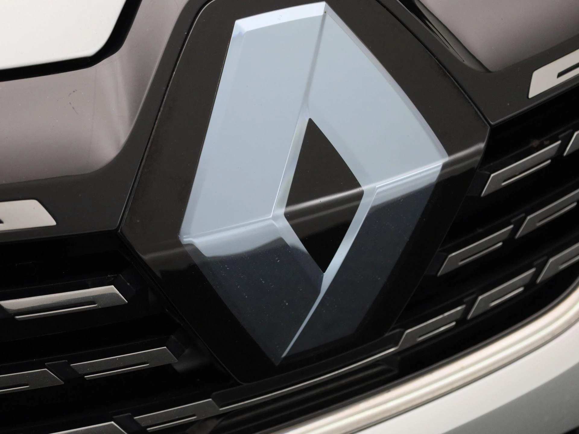Renault-Megane E-Tech-image-33