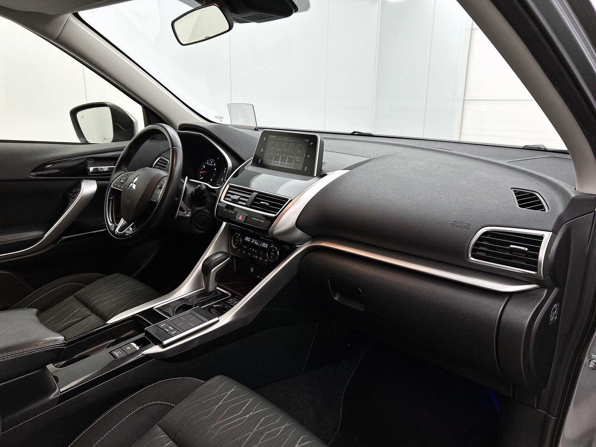 Mitsubishi-Eclipse Cross-image-19
