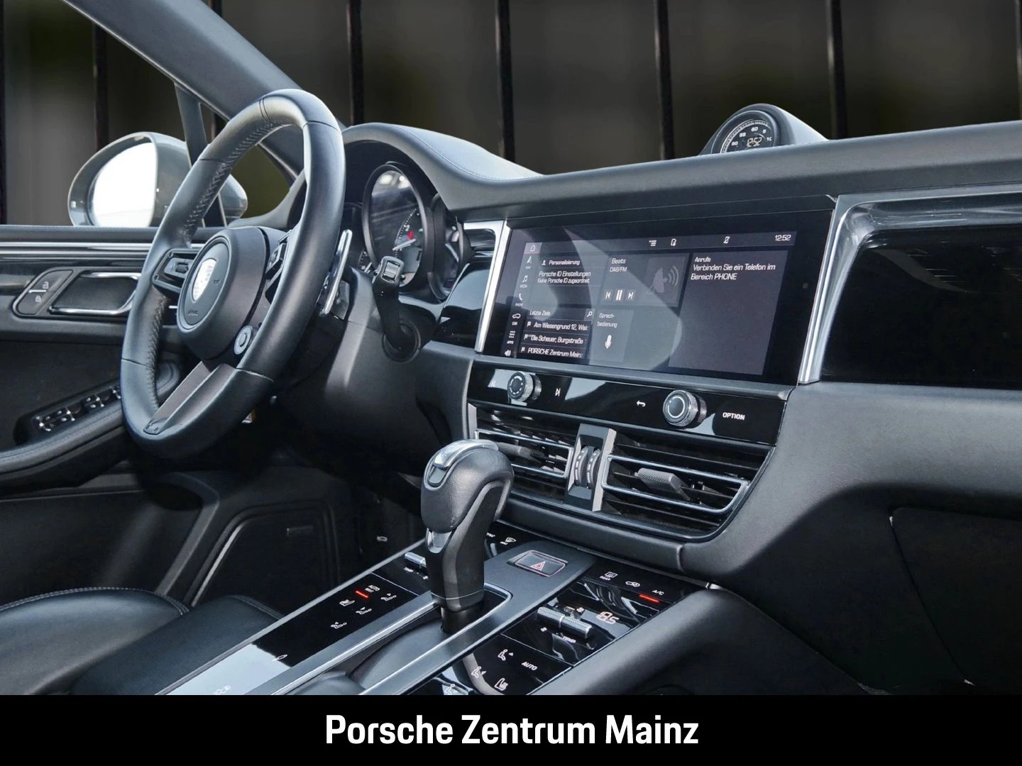 Porsche-Macan-image-3