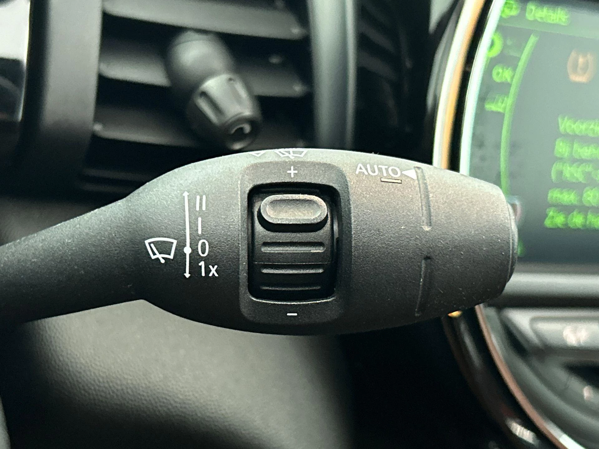 MINI-Cooper Cabrio-image-8