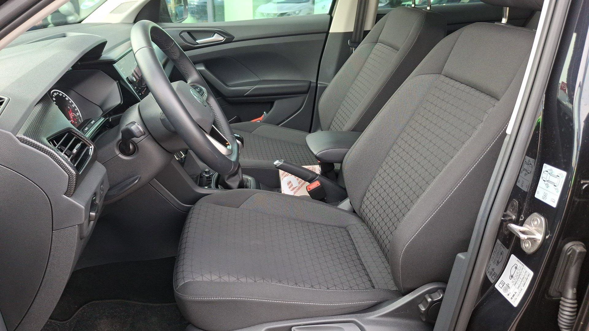 Volkswagen-T-Cross-image-12