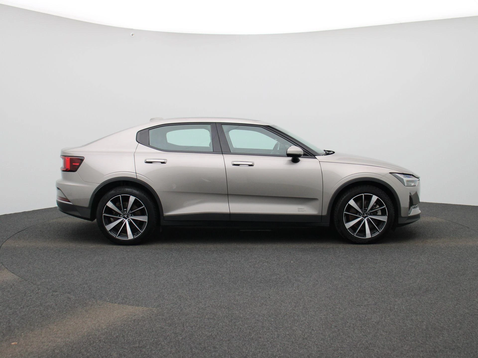 Polestar-2-image-6