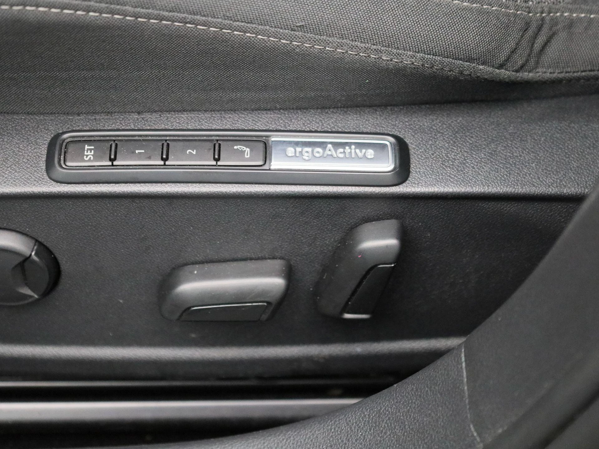 Volkswagen-Golf-image-29