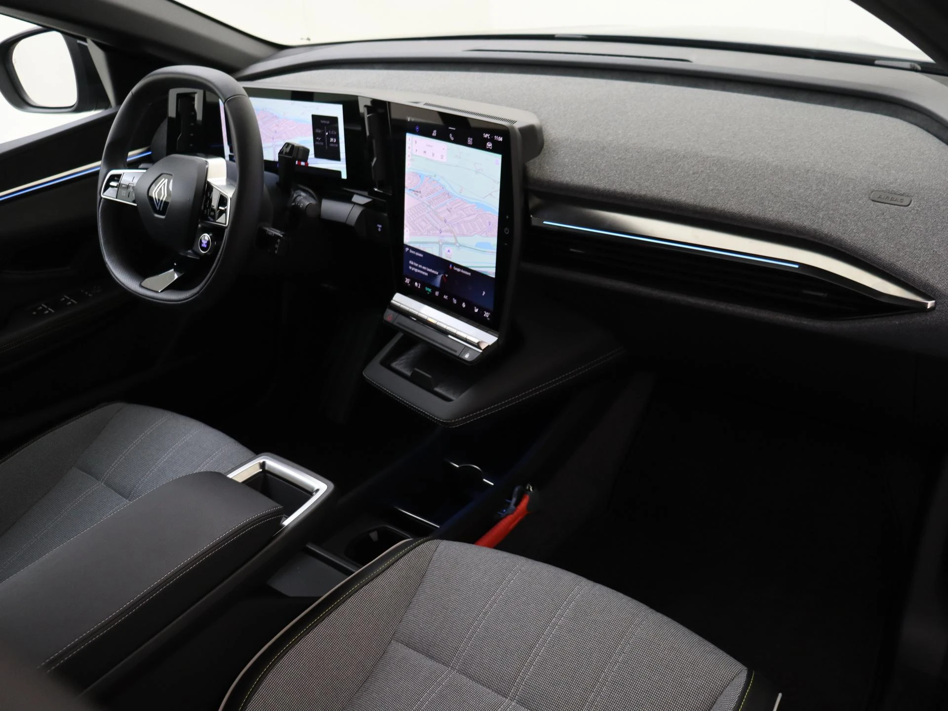 Renault-Megane E-Tech-image-17