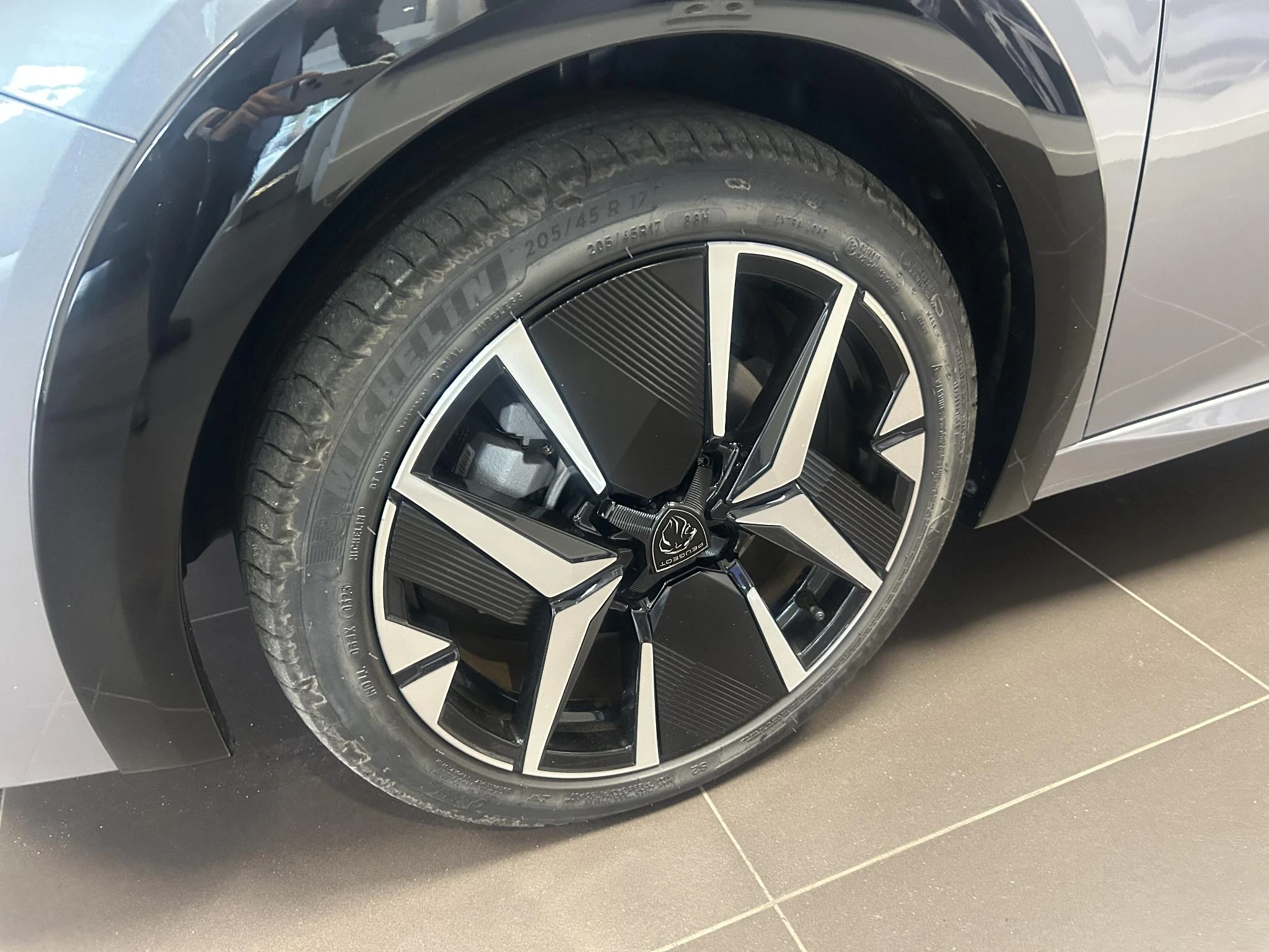 Peugeot-208-image-2