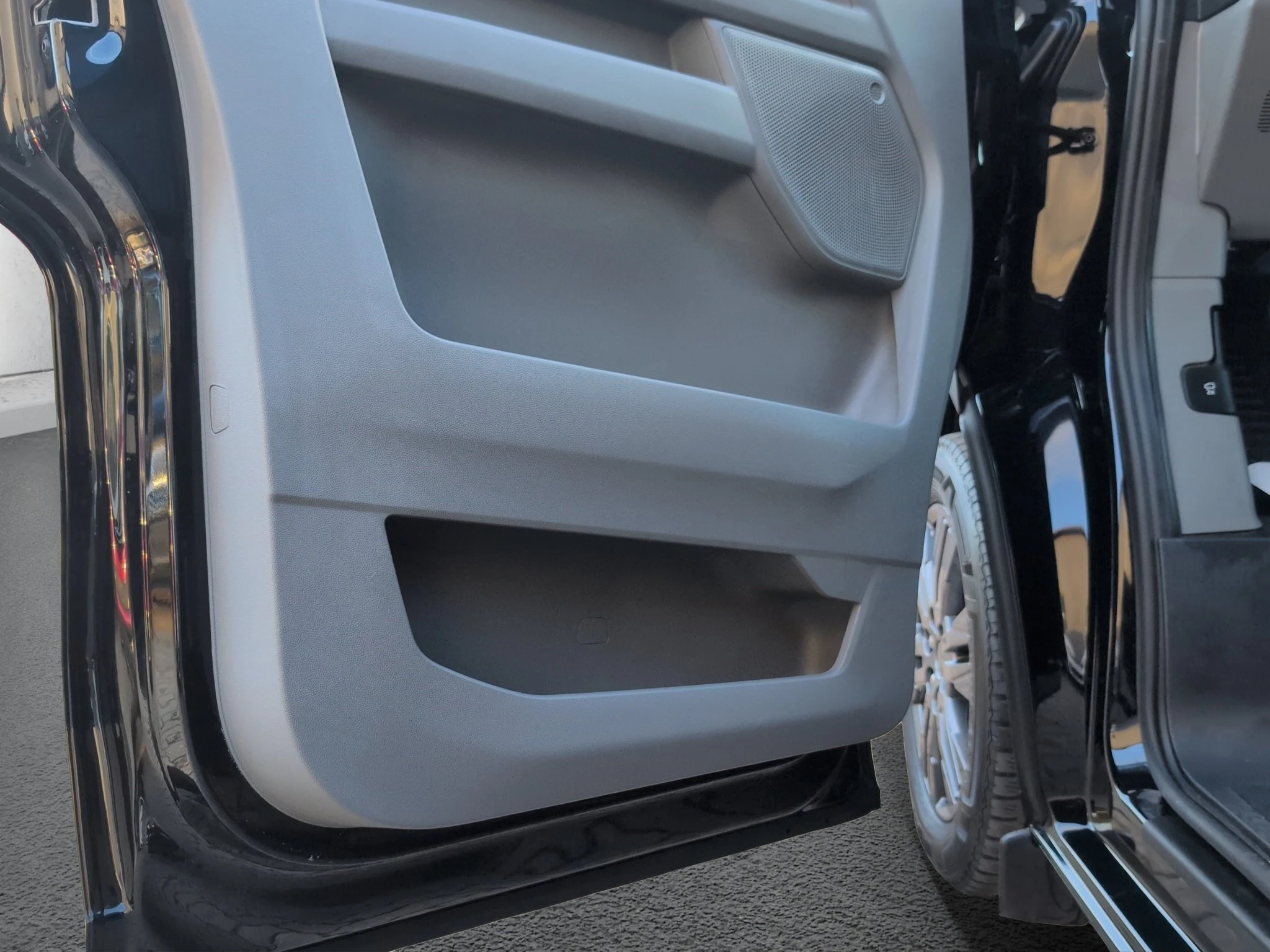 Ford-Tourneo Custom-image-16