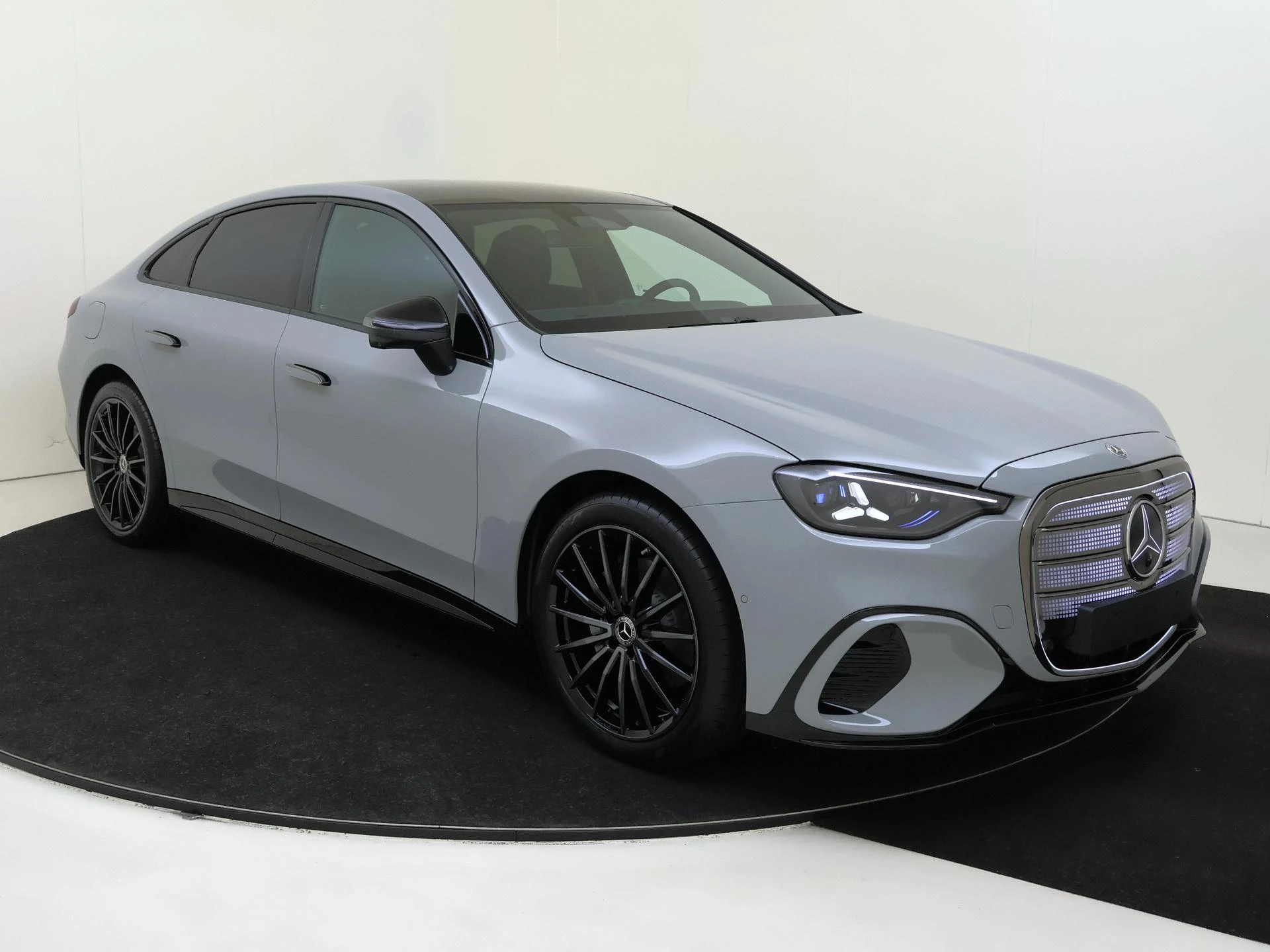 Mercedes-Benz-C-Klasse-image-1