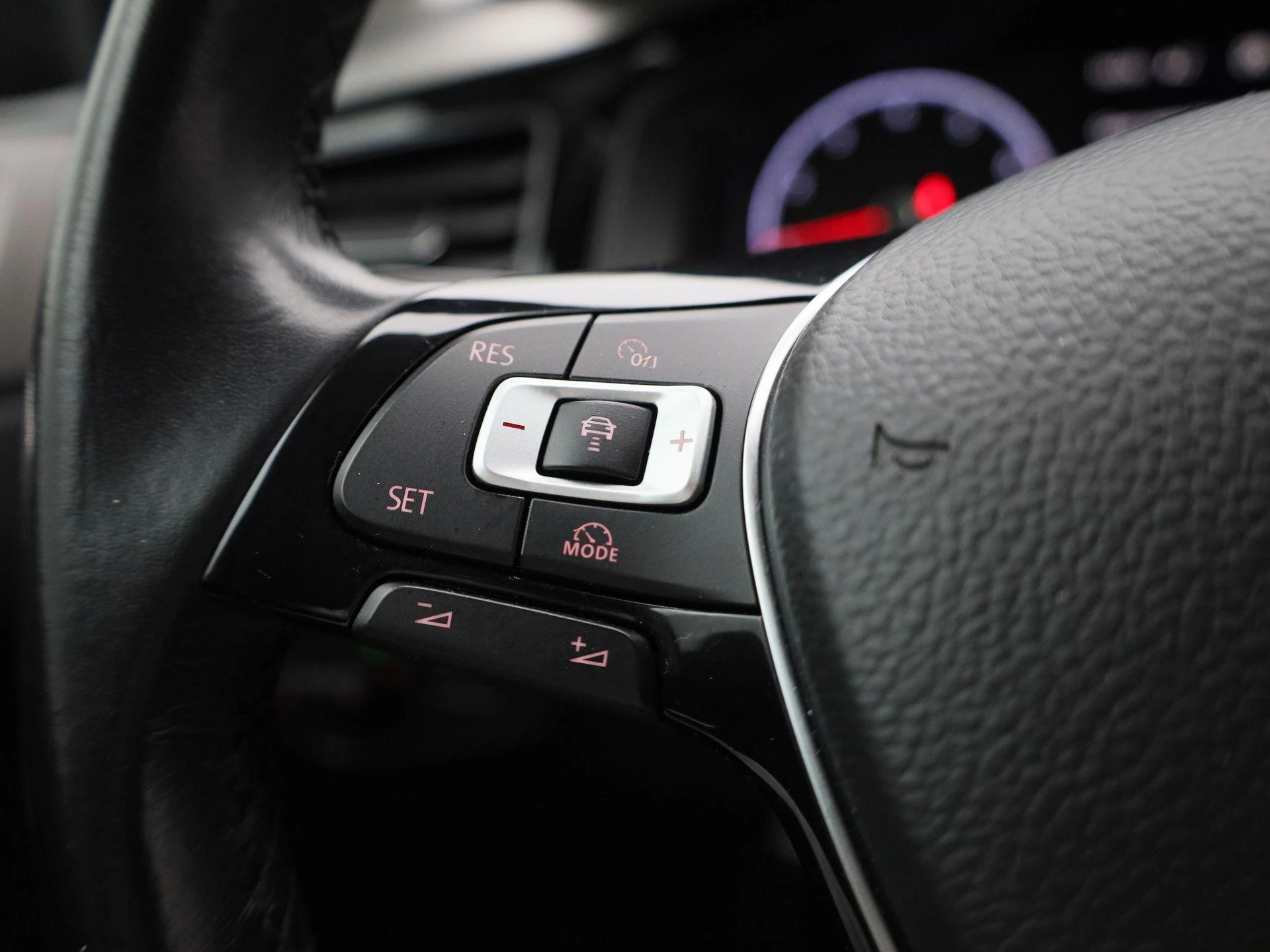 Volkswagen-Polo-image-17