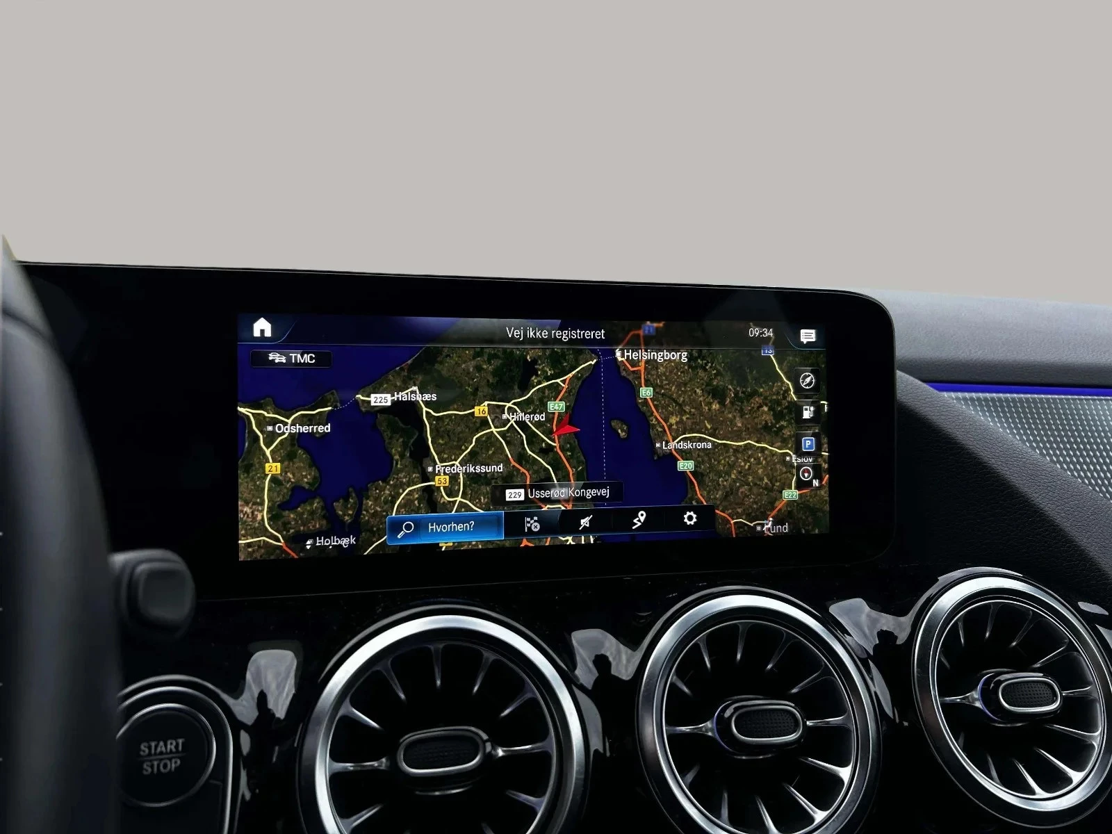 Mercedes-Benz-EQA-image-16