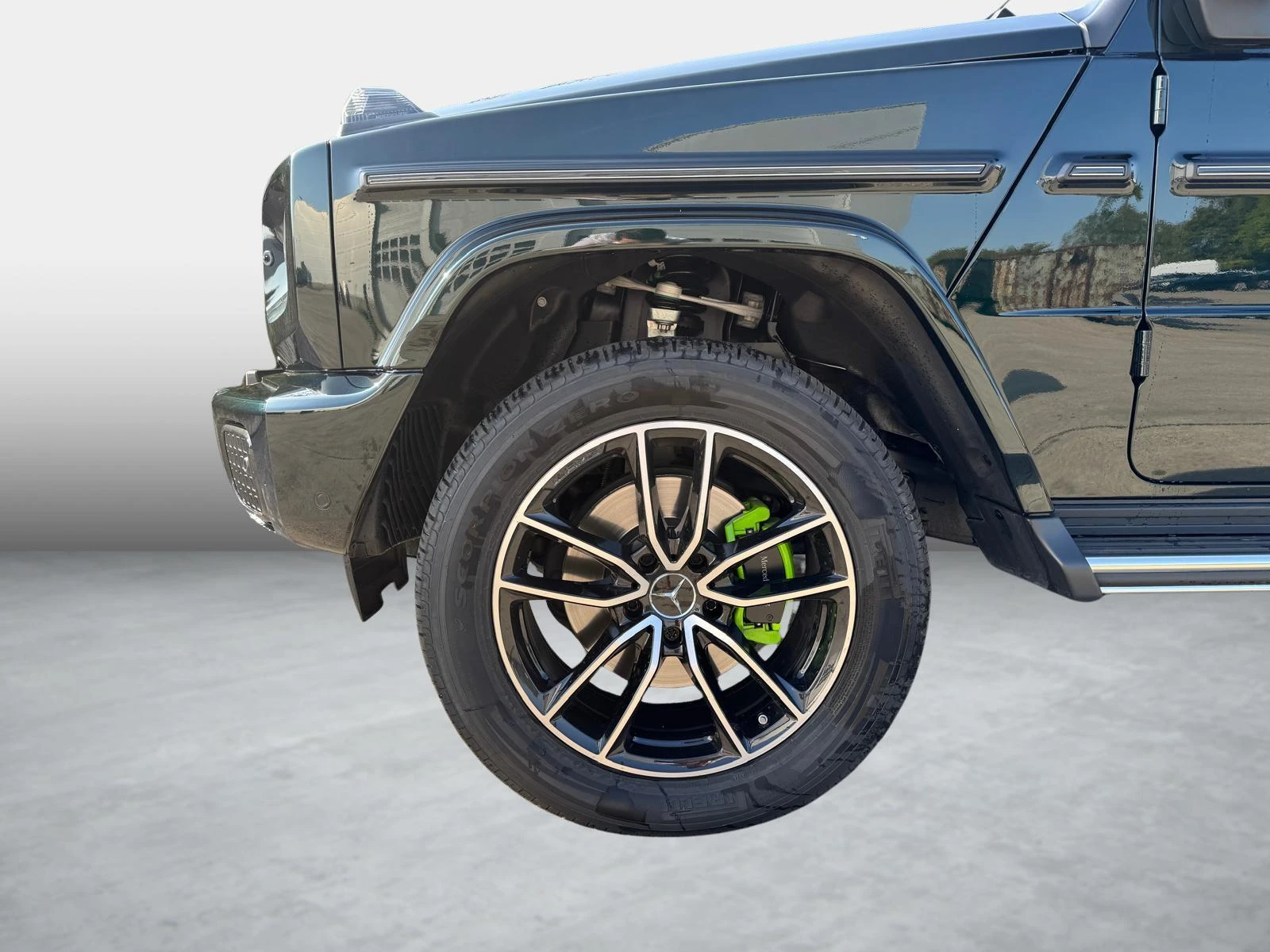 Mercedes-Benz-G-Klasse-image-3