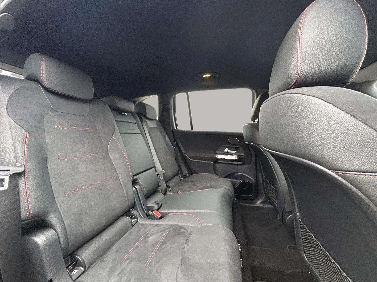 Mercedes-Benz-EQB-image-15