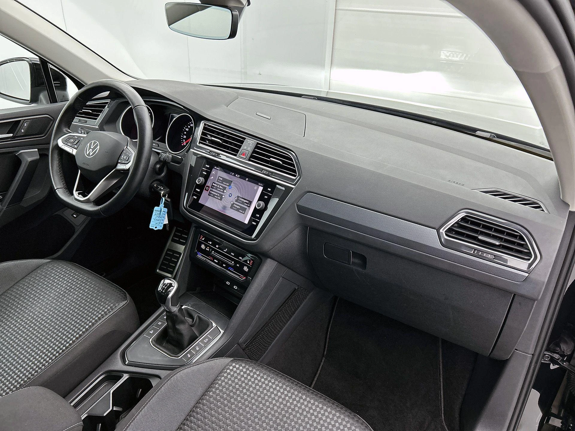 Volkswagen-Tiguan-image-21
