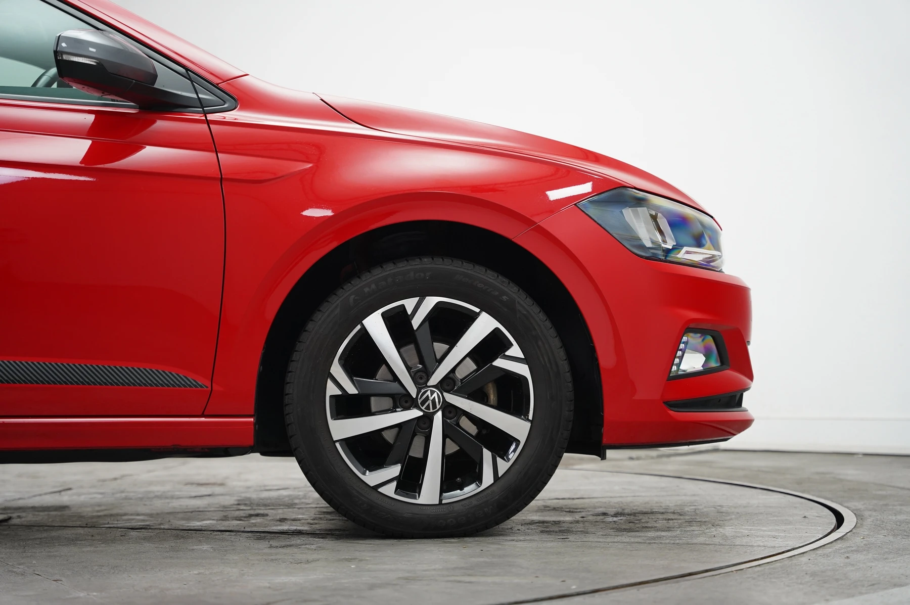 Volkswagen-Polo-image-34