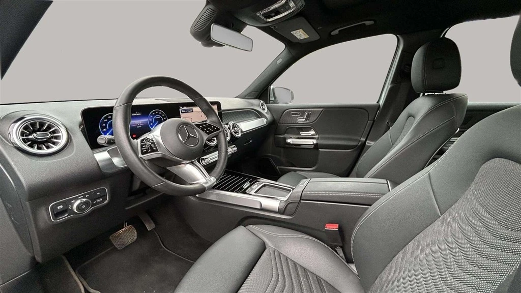 Mercedes-Benz-EQB-image-9
