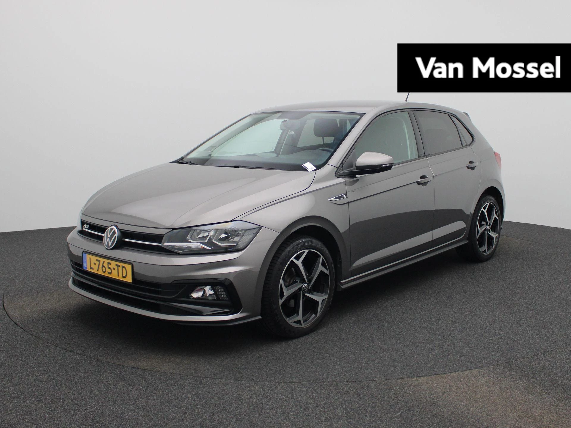 Volkswagen-Polo-image-0