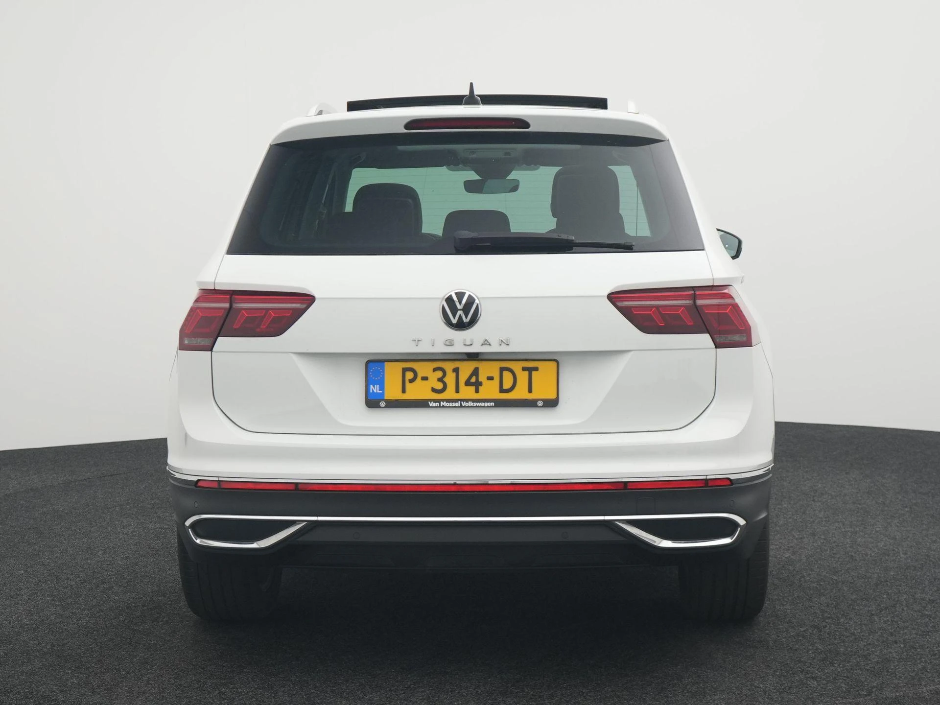 Volkswagen-Tiguan-image-4