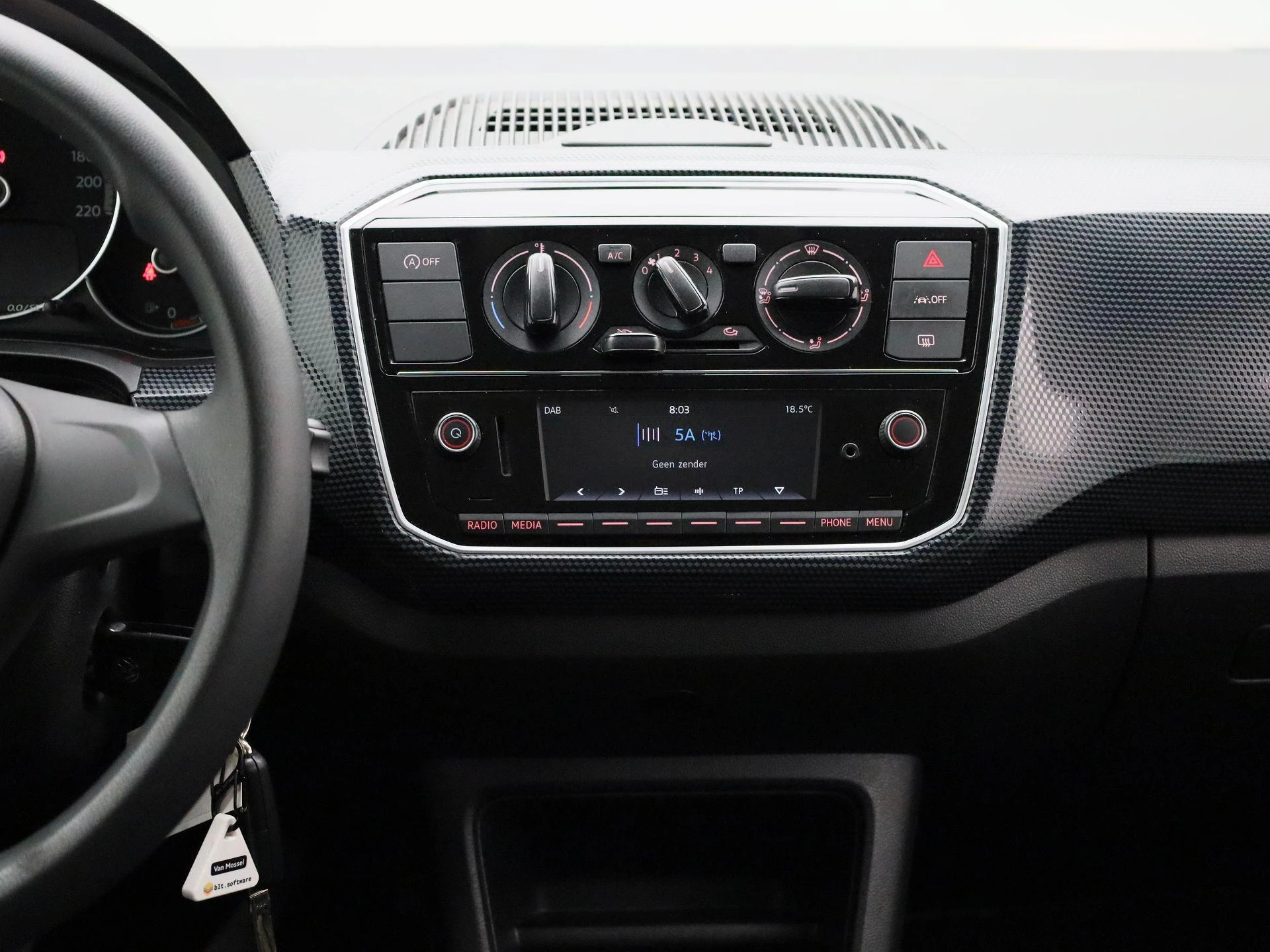 Volkswagen-up!-image-6