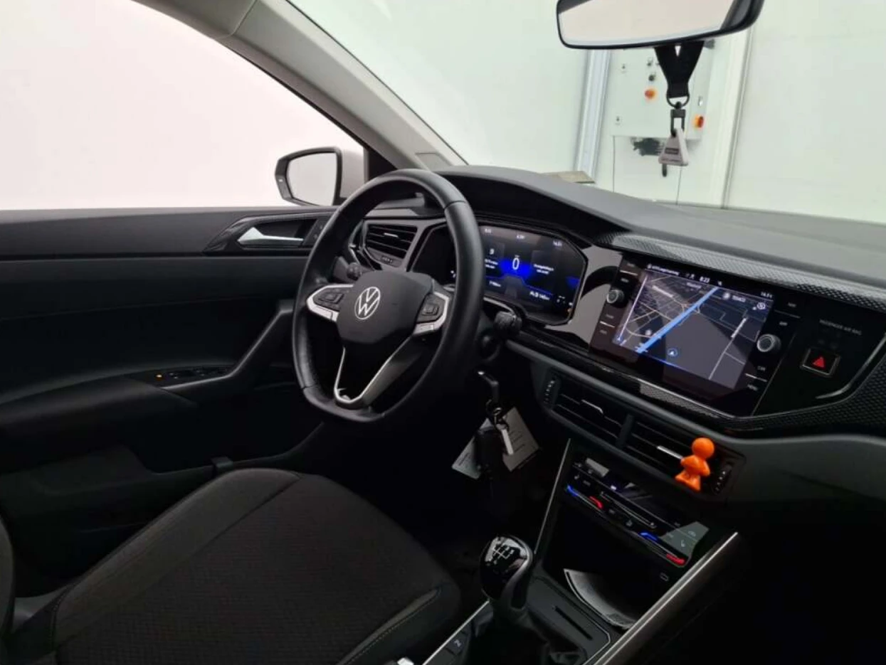 Volkswagen-Polo-image-2