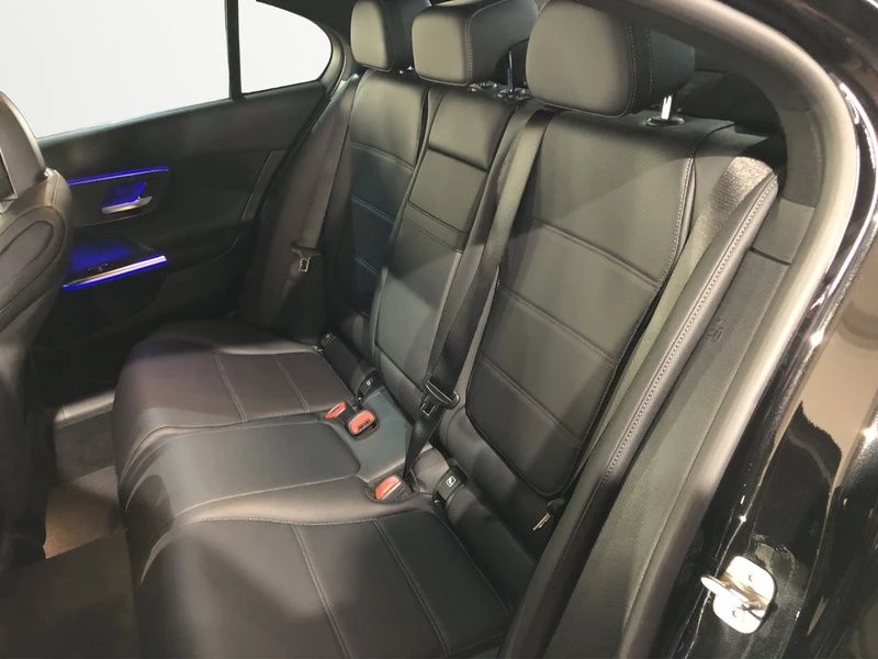 Mercedes-Benz C-Klasse 180 AVANTGARDE MEMORY AHK SOUND WINTER-PAKET AVANTGARDE