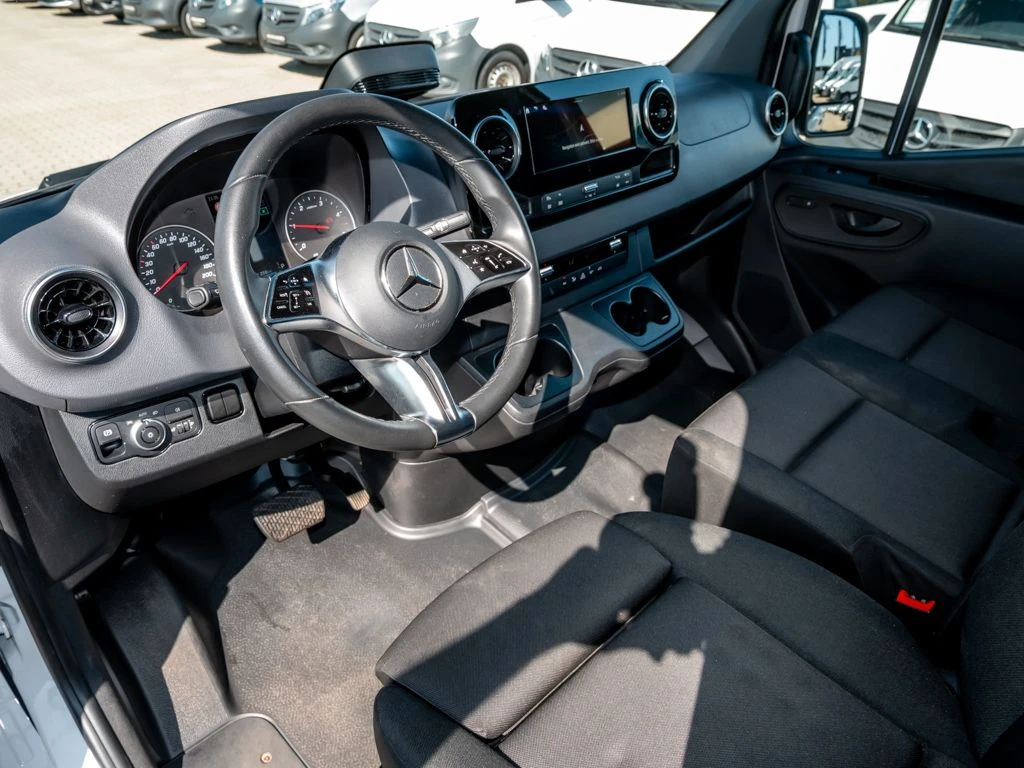 Mercedes-Benz-Sprinter 317-image-8