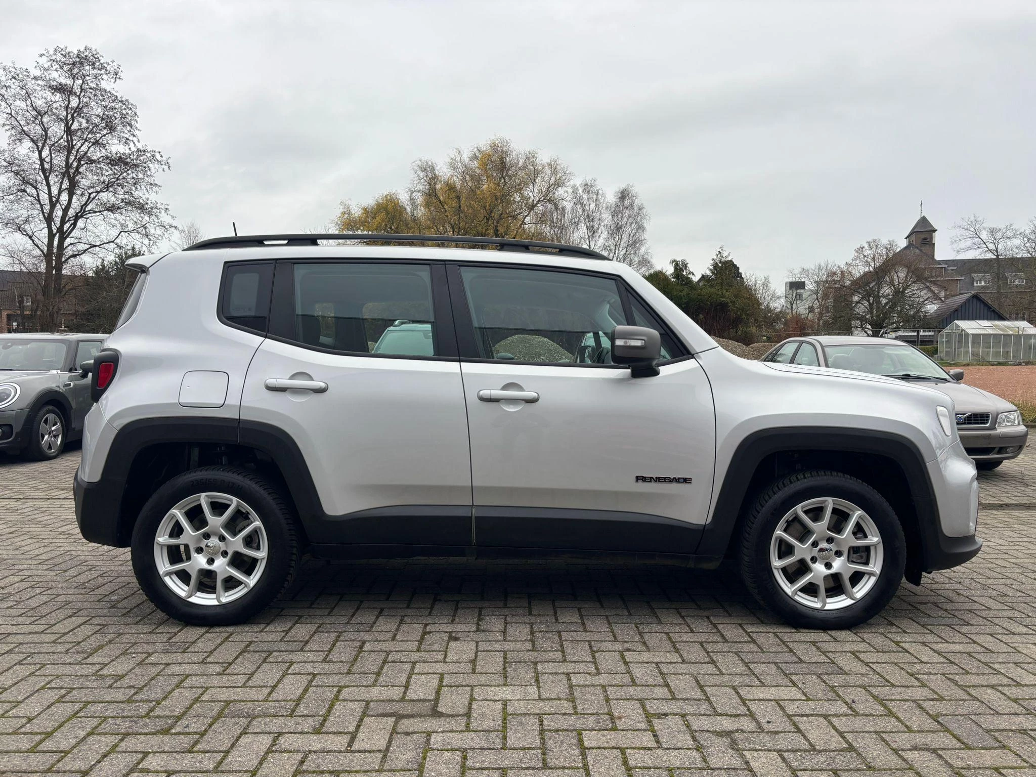 Jeep-Renegade-image-7