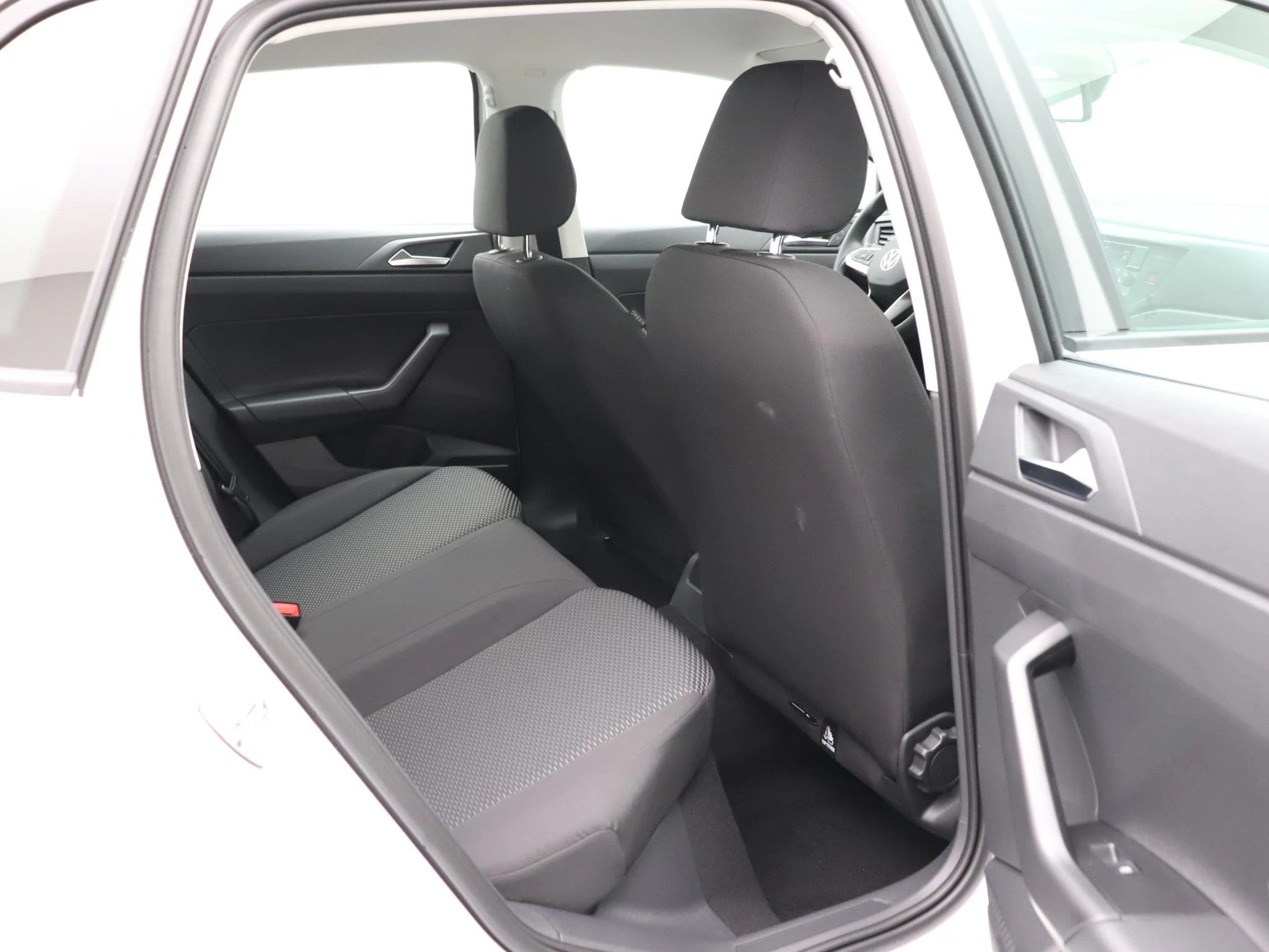Volkswagen-Polo-image-13