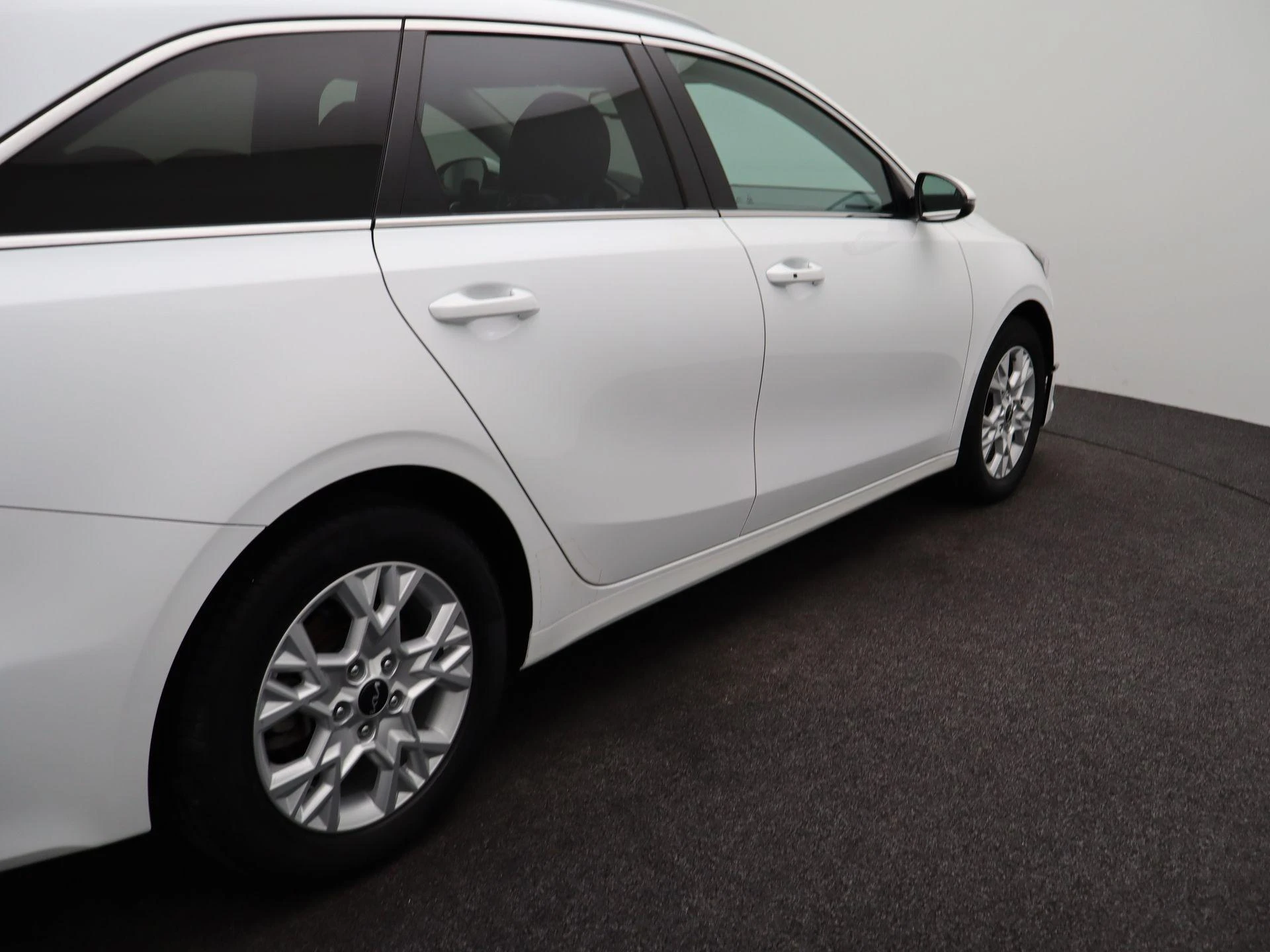 Kia-Ceed Sportswagon-image-31