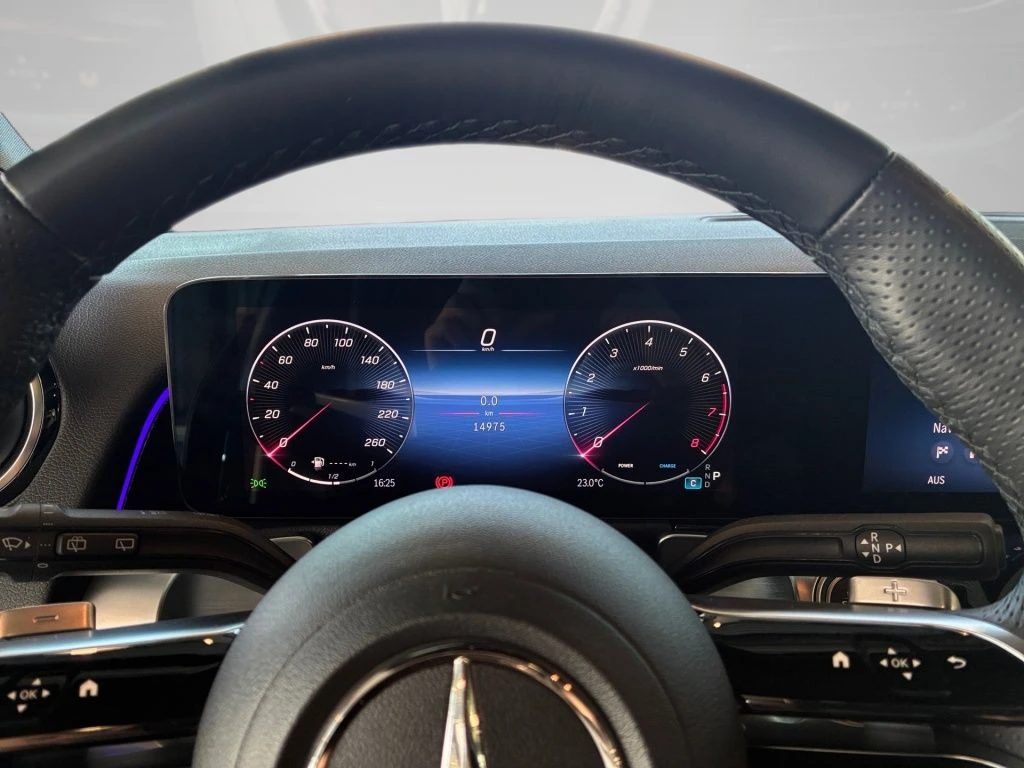 Mercedes-Benz-GLB 200-image-6