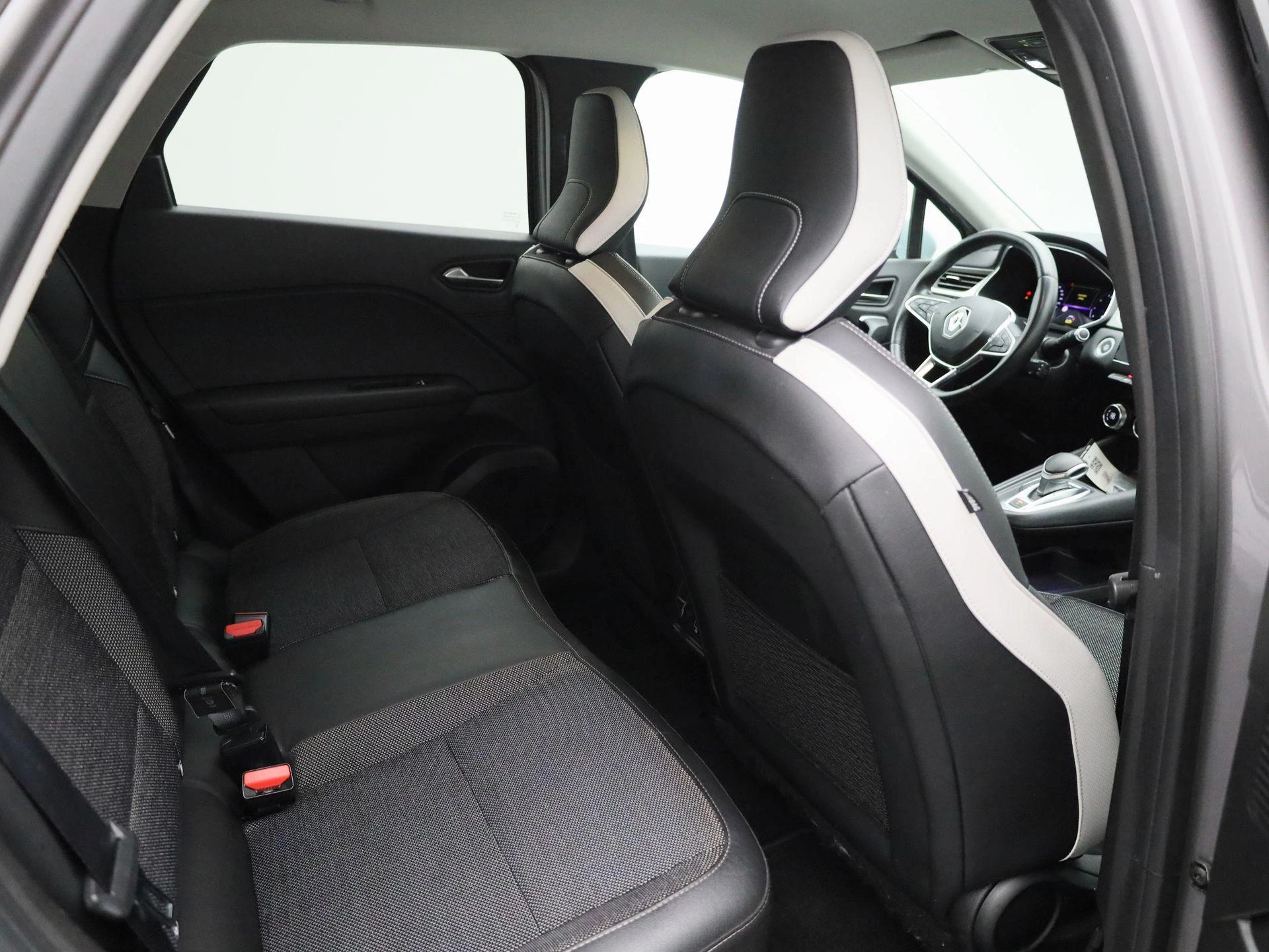 Renault-Captur-image-32