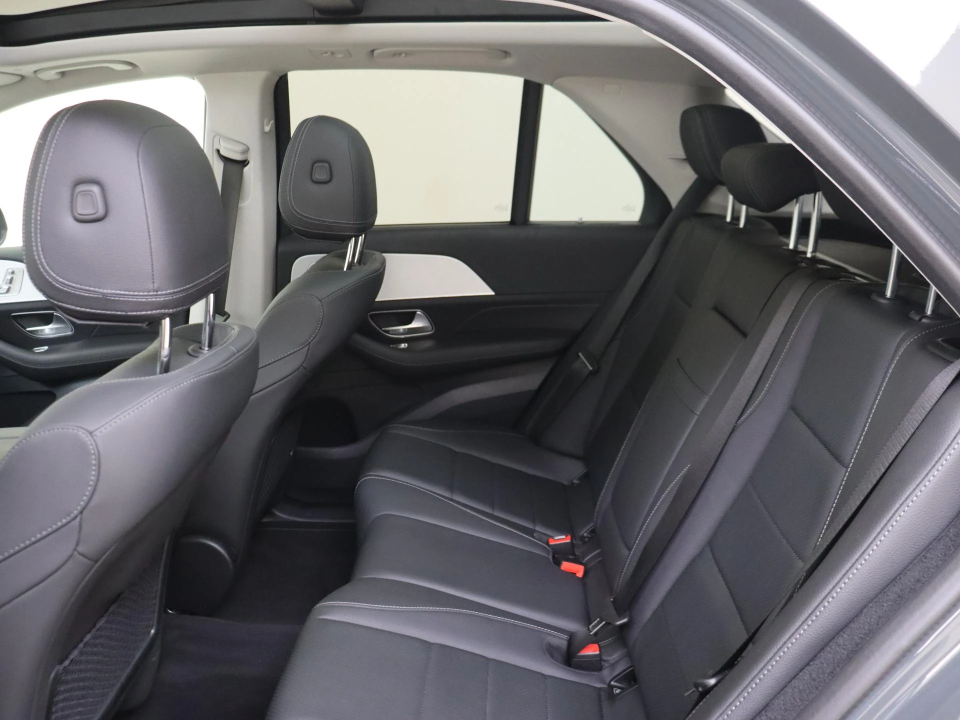 Mercedes-Benz-GLE-image-15