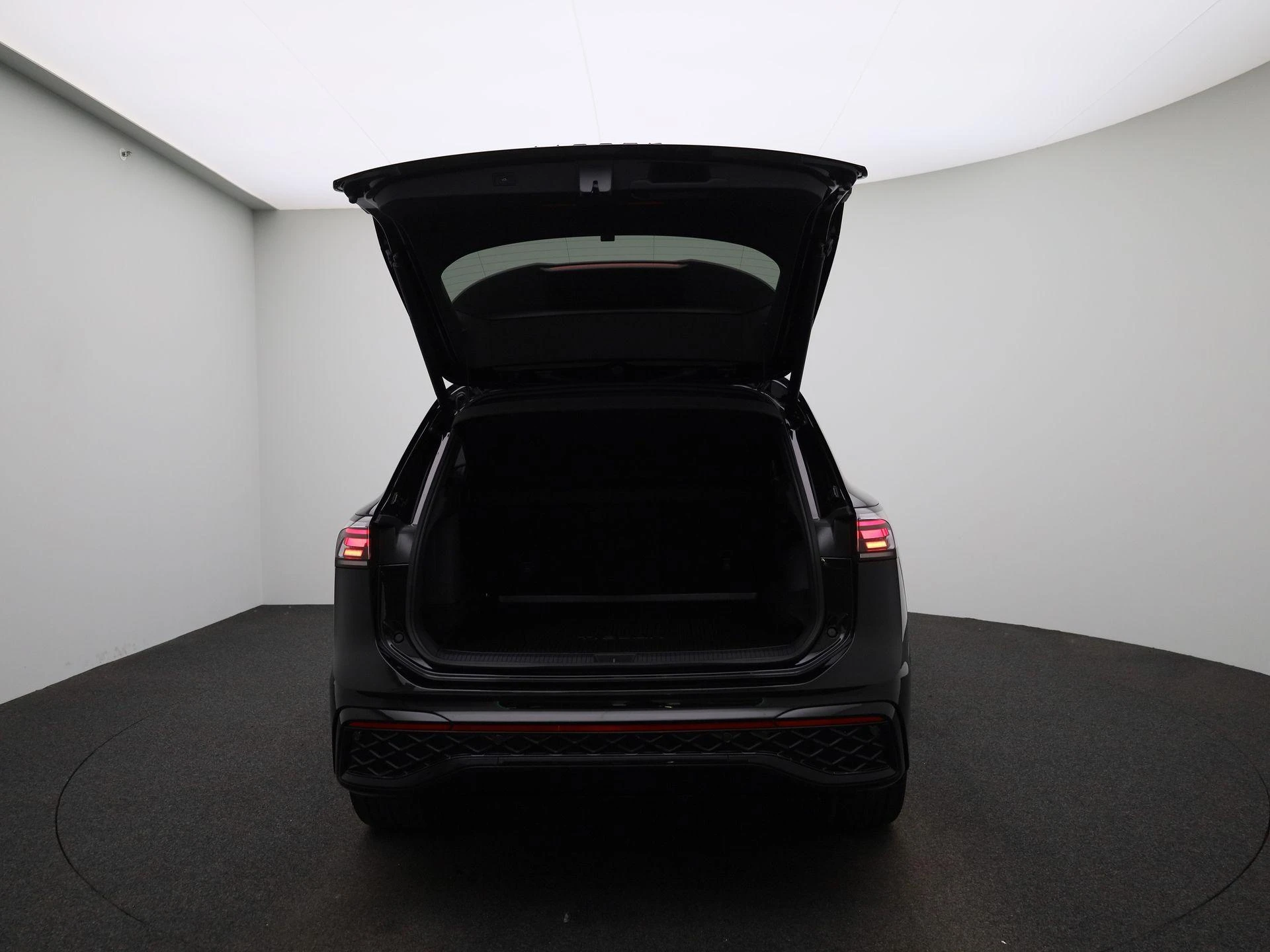 Volkswagen Tiguan 1.5 eHybrid R-Line Edition 204 PK|