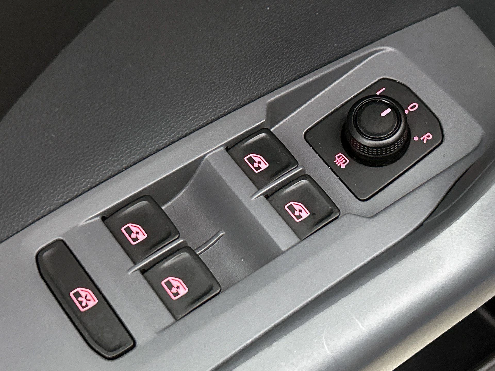 Volkswagen-T-Cross-image-21