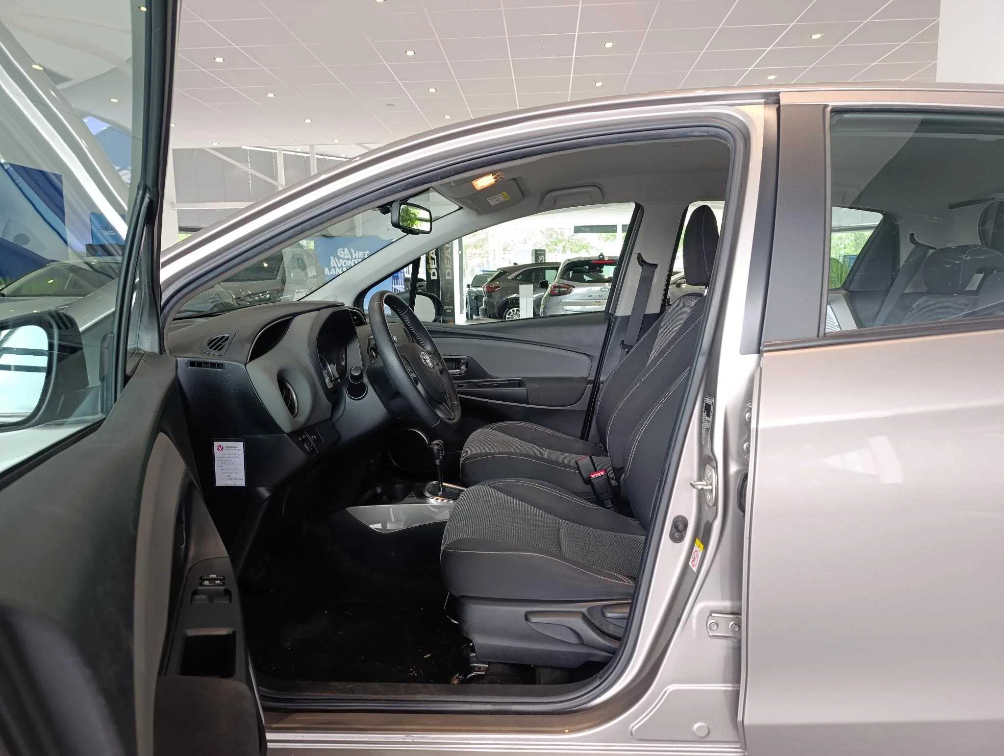 Toyota-Yaris-image-4