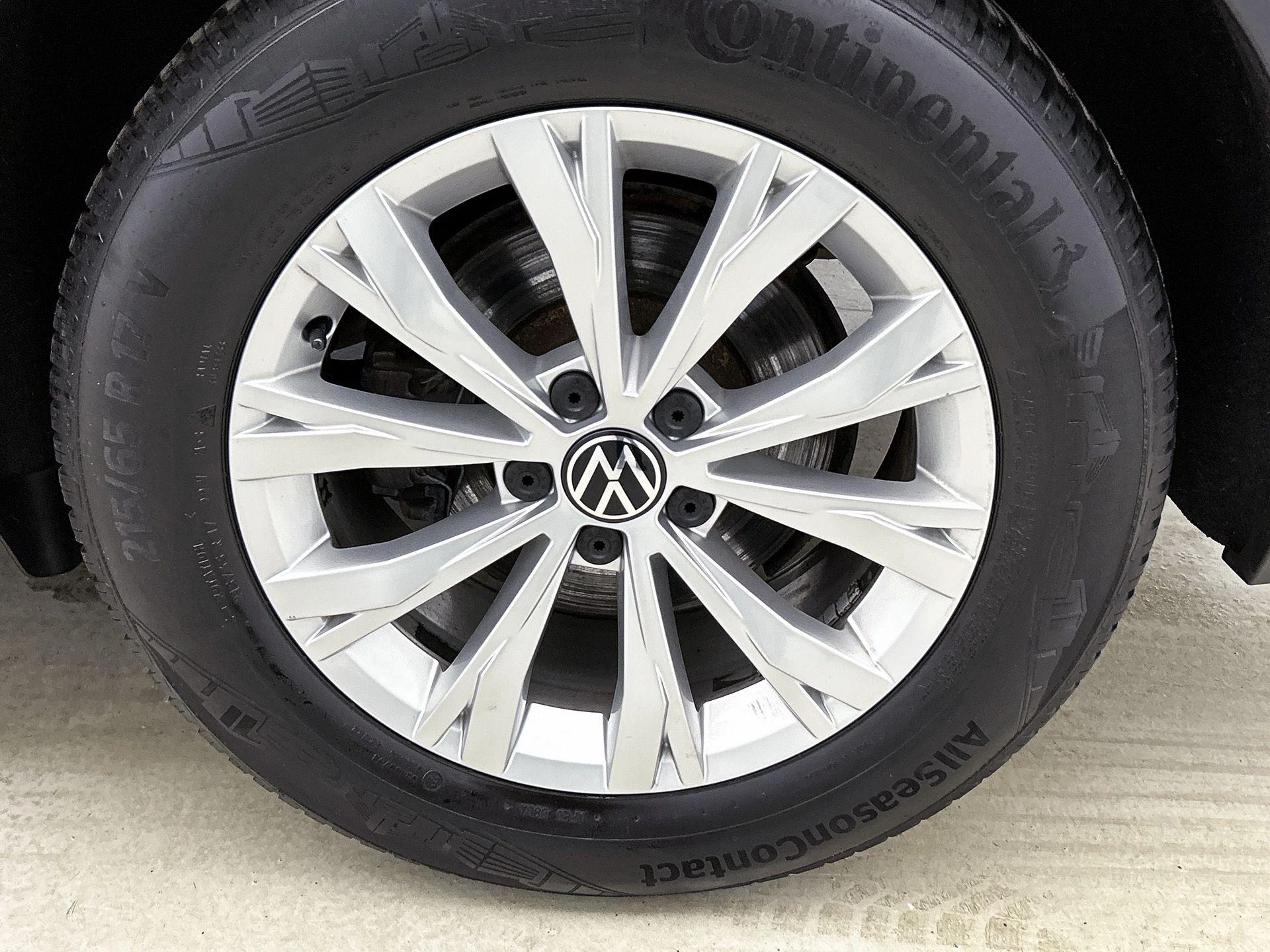 Volkswagen-Tiguan-image-36