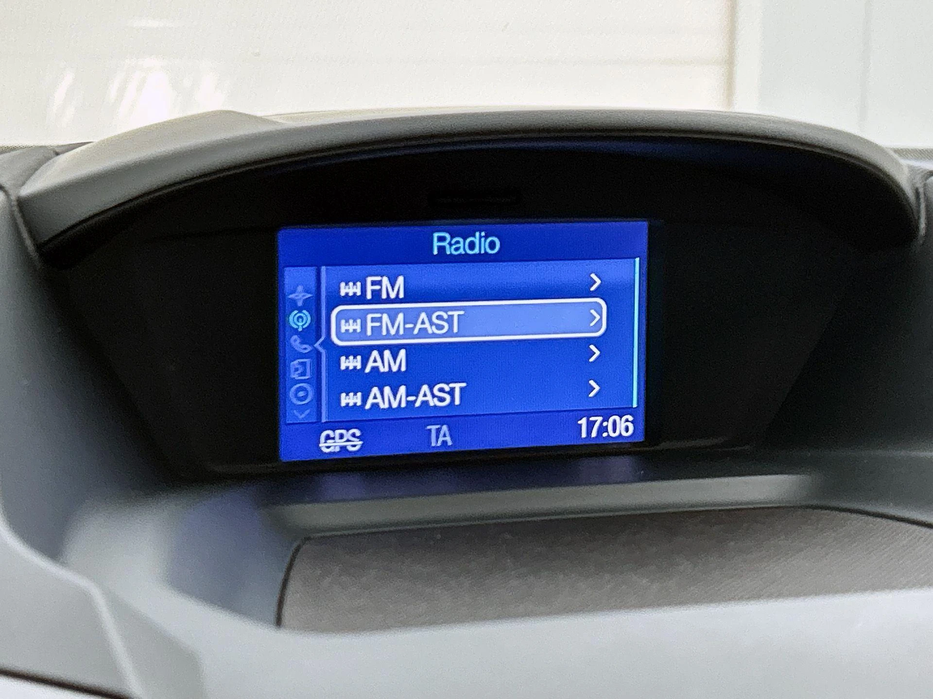 Ford-C-MAX-image-6