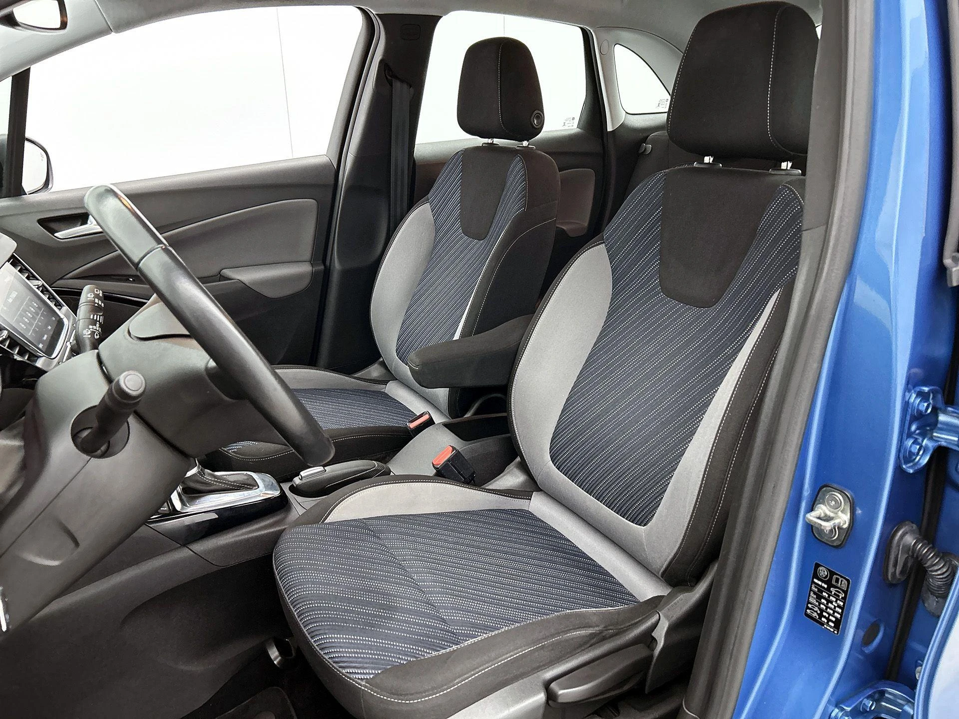 Opel-Crossland X-image-36
