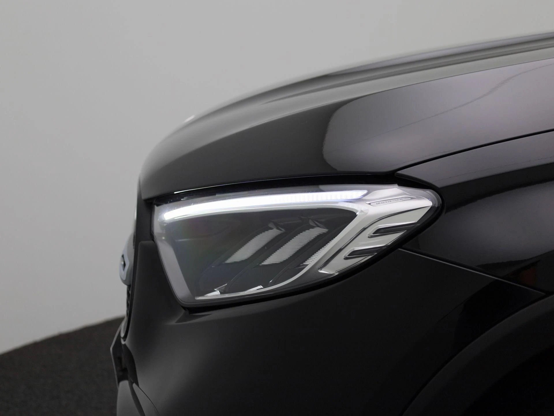 Mercedes-Benz-GLC-image-15