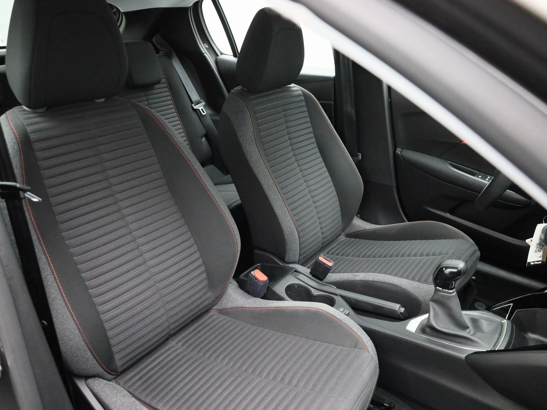 Peugeot-208-image-31