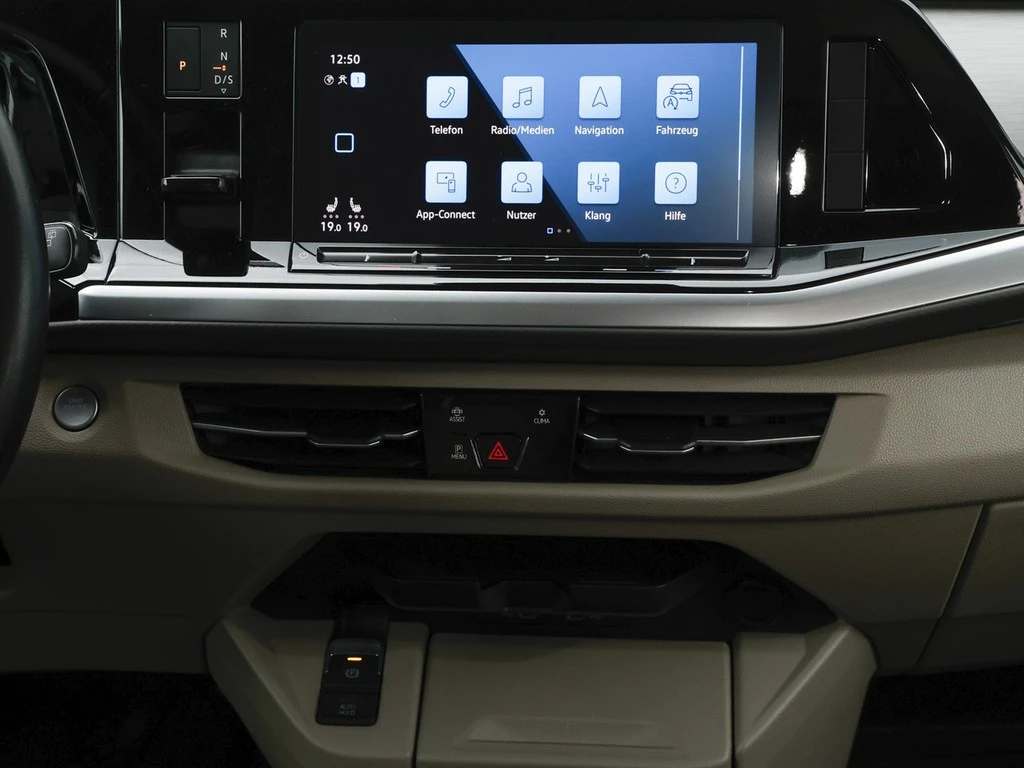 Volkswagen-Multivan-image-12