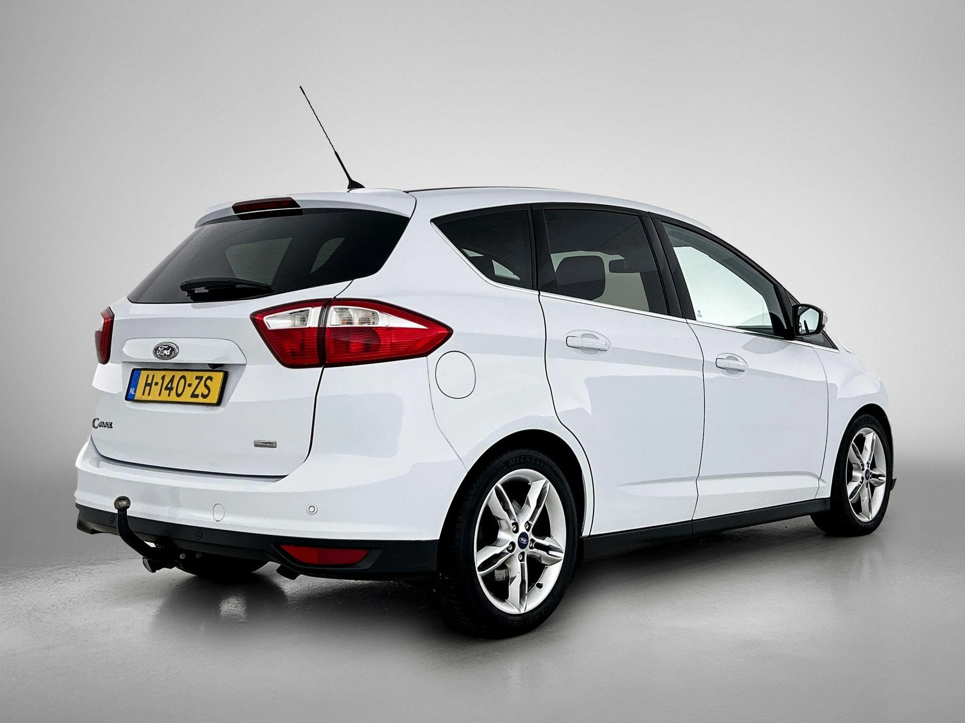 Ford-C-MAX-image-3